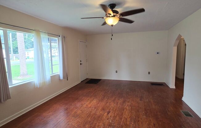 2 beds, 1 bath, $1,425