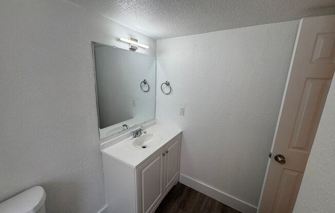 1 bed, 1 bath, 700 sqft, $1,595, Unit P107