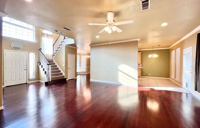 Stunning 4 Bedroom 2 and a half Bath in the Heart of North Richland Hills