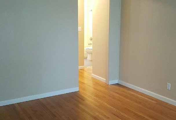 2 beds, 1 bath, 810 sqft, $2,095, Unit 07