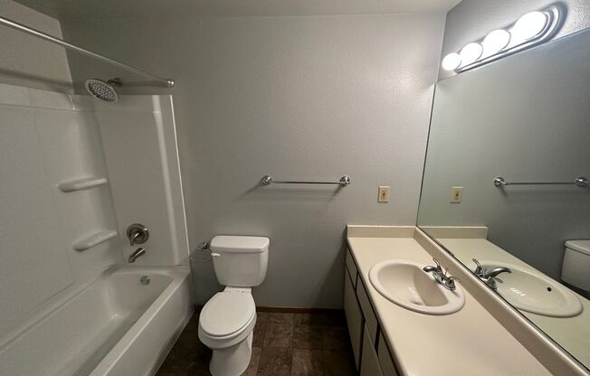 2 beds, 1 bath, $1,000