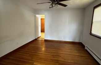 3 beds, 1 bath, 1,300 sqft, $2,700, Unit 1