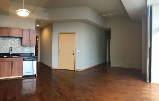 2 beds, 2 baths, 990 sqft, $2,000, Unit 301