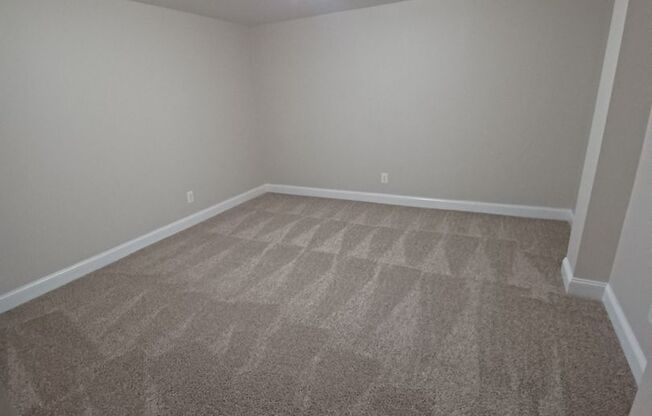 2 beds, 1 bath, 1,100 sqft, $1,600, Unit G207