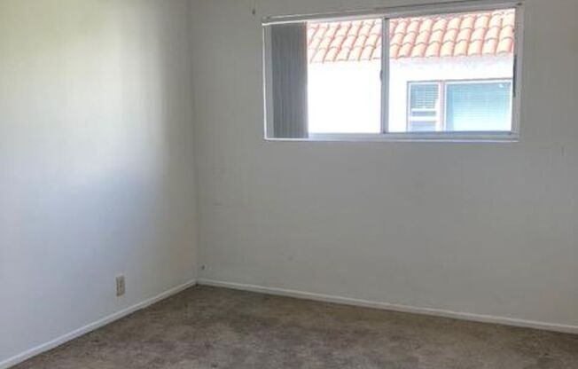 2 beds, 1 bath, $1,795, Unit 12