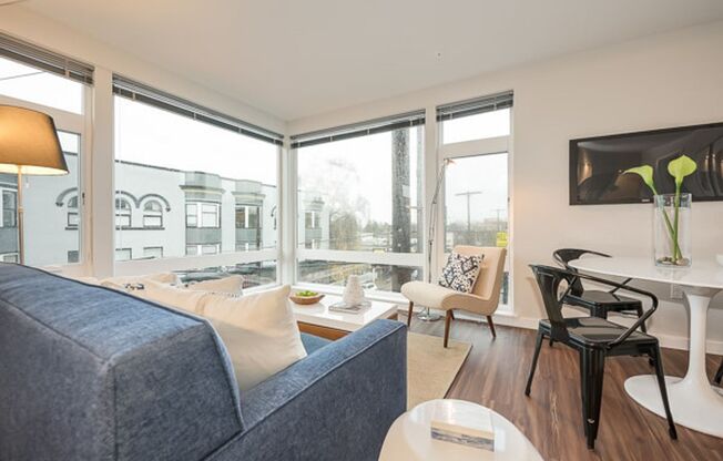 Studio, 1 bath, 391 sqft, $1,495, Unit 310