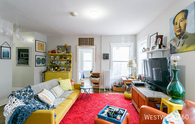 1662 W FARWELL AVE