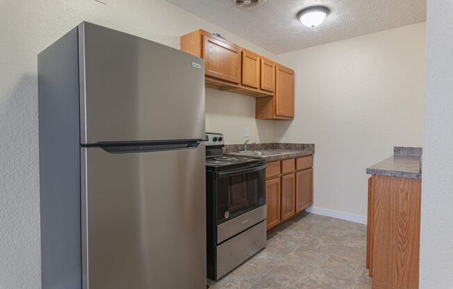 2 beds, 1 bath, $900, Unit 16