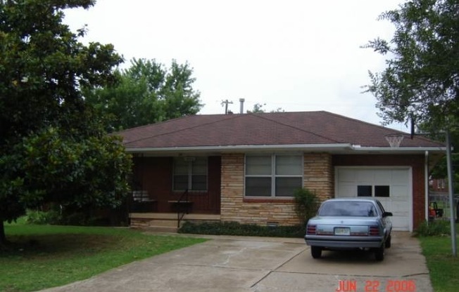 3 beds, 2 baths, $1,395