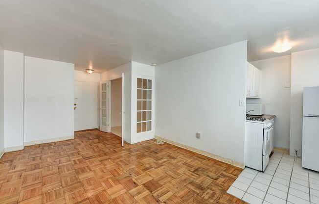 Charming & Bright Junior One Bedroom at River Place North