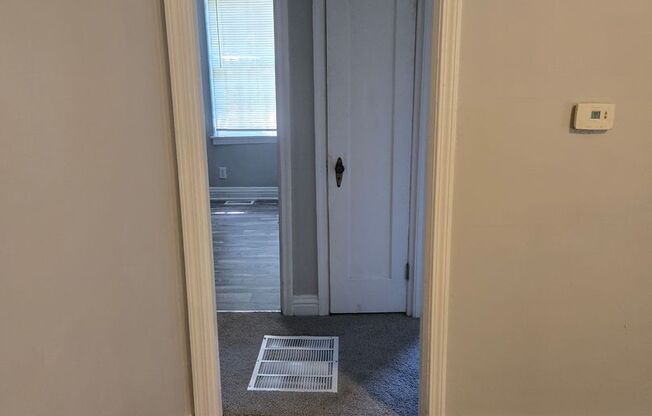 2BR/1BA House recently renovated