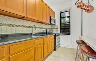 1 bed, 1 bath, $2,550, Unit A-10