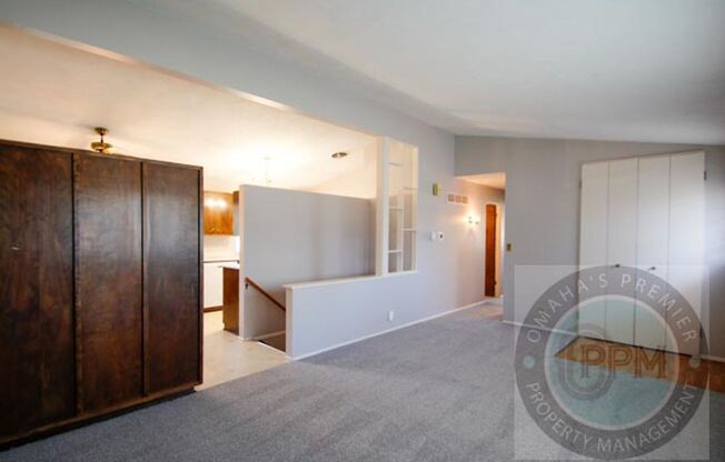 Comfortable 3 Bd /1.5 Ba Home $500.00 off Deposit!!!