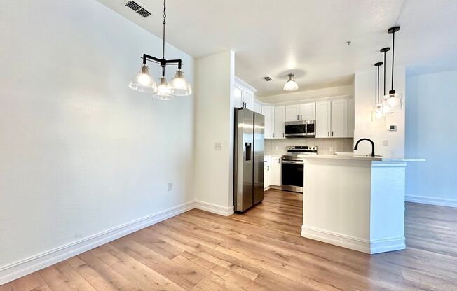 A hidden gem 1BDR/1BTH Condo unit in Orlando, Florida!