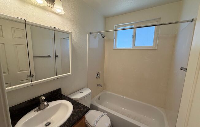 1 bed, 1 bath, 561 sqft, $2,075, Unit 4948B