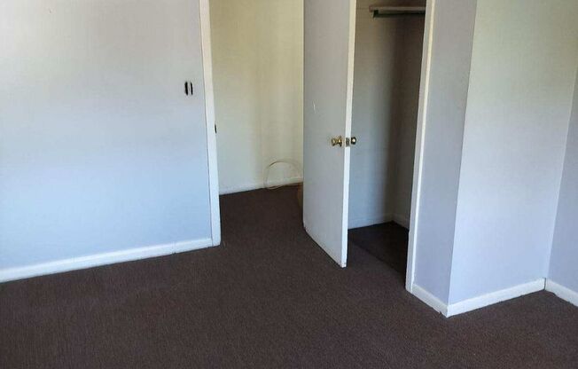 2 beds, 1 bath, 700 sqft, $875, Unit DM301