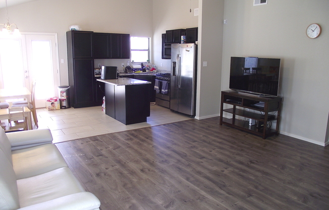 Northeast El Paso 3bed, 2 bath REFRIG A/C Home!