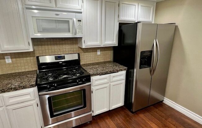 2 Bedroom Condo for Rent w/ Many Upgrades!