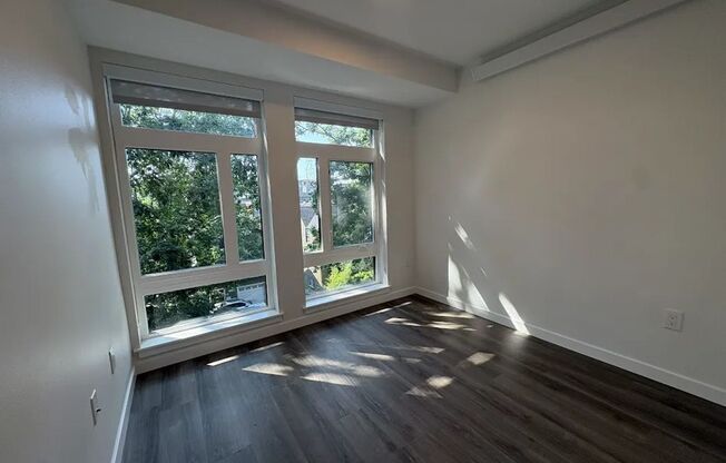 2 beds, 2 baths, 784 sqft, $2,932, Unit 302