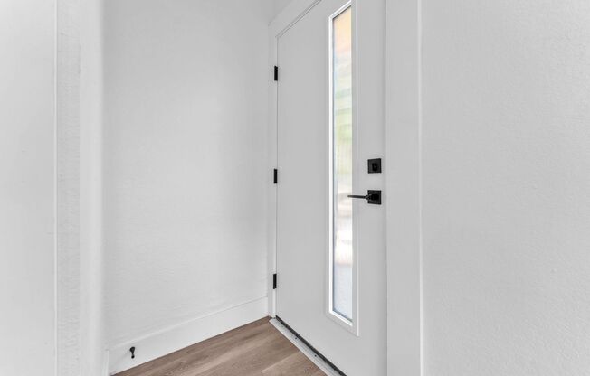 1505 W WOODLAWN: GORGEOUS BRAND NEW MODERN 2BED 1BATH!