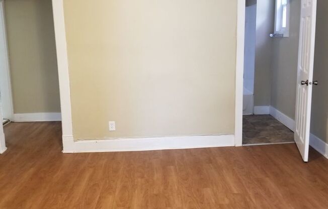 3 beds, 1 bath, 2,118 sqft, $825