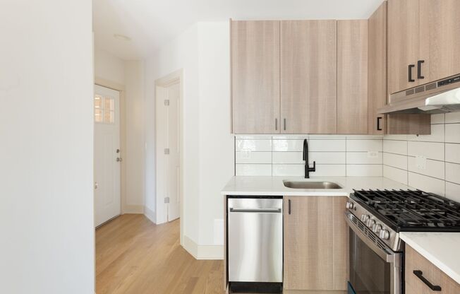 1 bed, 1 bath, 460 sqft, $1,950, Unit 4602-1E