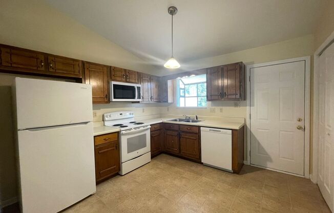 2 beds, 2 baths, $995