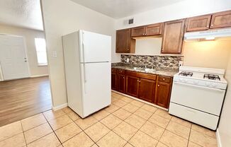 1 bed, 1 bath, 600 sqft, $780, Unit Unit 4