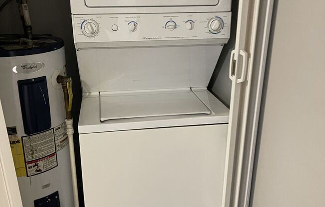 1 bed, 1 bath, 530 sqft, $825, Unit 350 B12