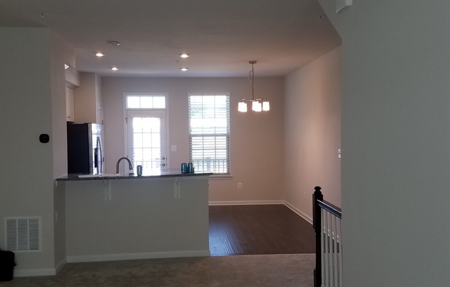 Gorgeous 2 Bedroom Townhome in Oldham Crossing - Hopkins/Bayview!