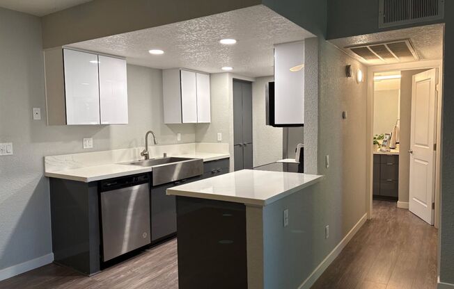 1 bed, 1 bath, 668 sqft, $2,195, Unit 7L
