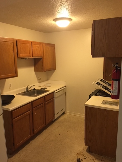 2 beds, 1 bath, 734 sqft, $825, Unit 36