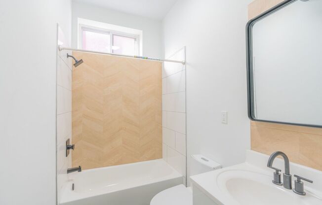 2 beds, 1 bath, 700 sqft, $1,550, Unit 1420-D