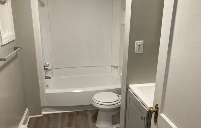 2 beds, 2 baths, 1,000 sqft, $1,599, Unit 44-2