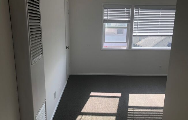 Studio, 1 bath, 265 sqft, $1,600, Unit 327