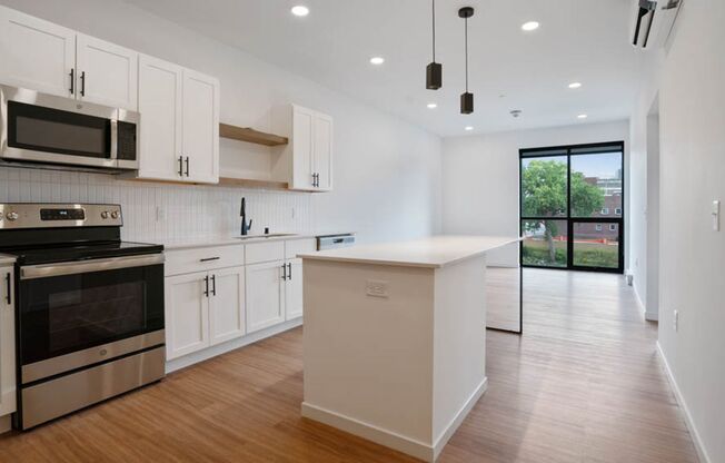 1 bed, 1 bath, 638 sqft, $1,600, Unit 207