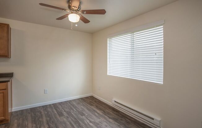 2 beds, 1 bath, 980 sqft, $1,445