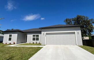 Beautiful 3 Bedroom, 2 Bathroom Home in Palm Bay!!