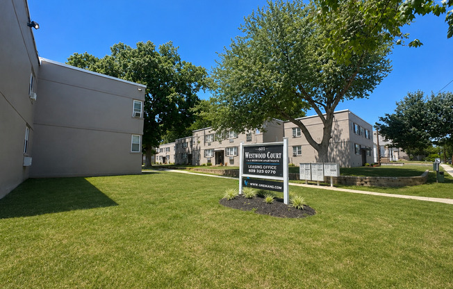 Westwood Court Apts
