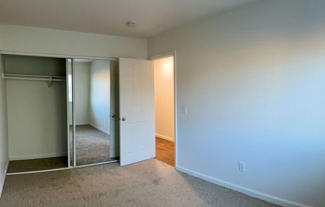 2 beds, 1 bath, $2,195, Unit 30