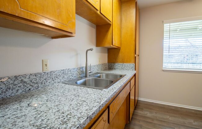 2 beds, 1 bath, 850 sqft, $1,695, Unit 4554