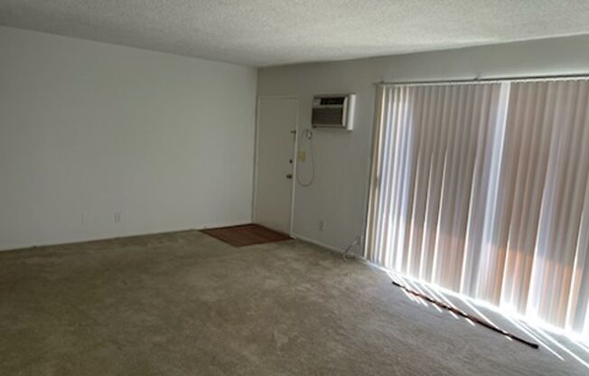 2 beds, 1 bath, $2,245, Unit B