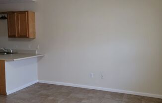 2 beds, 1 bath, 986 sqft, $1,300