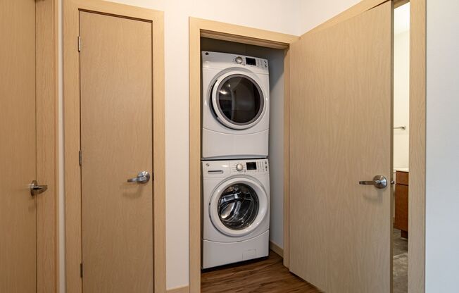 1 bed, 1 bath, 588 sqft, $1,380, Unit 424
