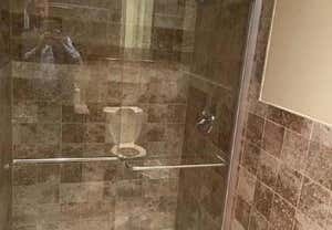 Studio, 5 baths, $3,300