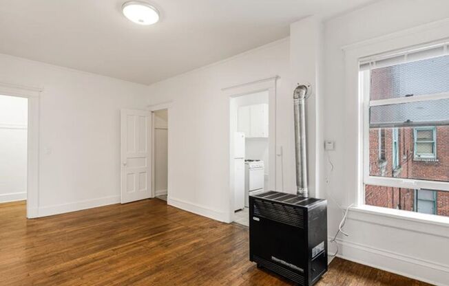 1 bed, 1 bath, 579 sqft, $1,250, Unit 411