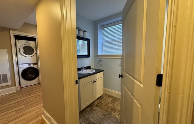 2 beds, 1 bath, 1,250 sqft, $2,400, Unit 104