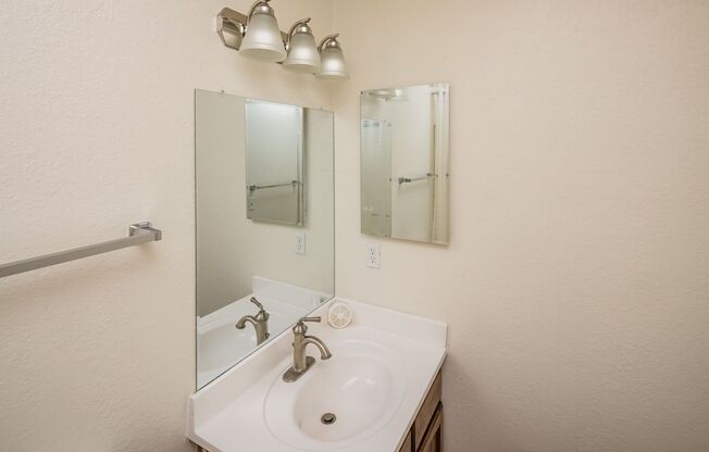 2 beds, 2 baths, $1,300, Unit D