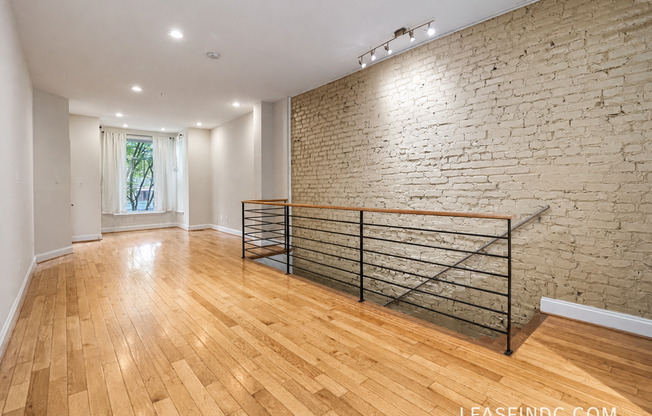 68 V ST NW