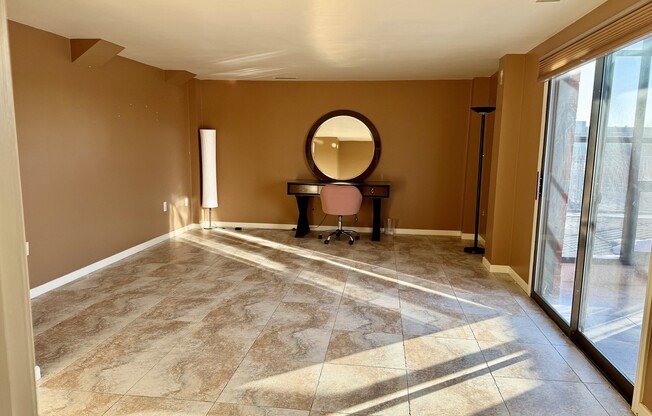 3 beds, 2 baths, 1,644 sqft, $4,600, Unit 711